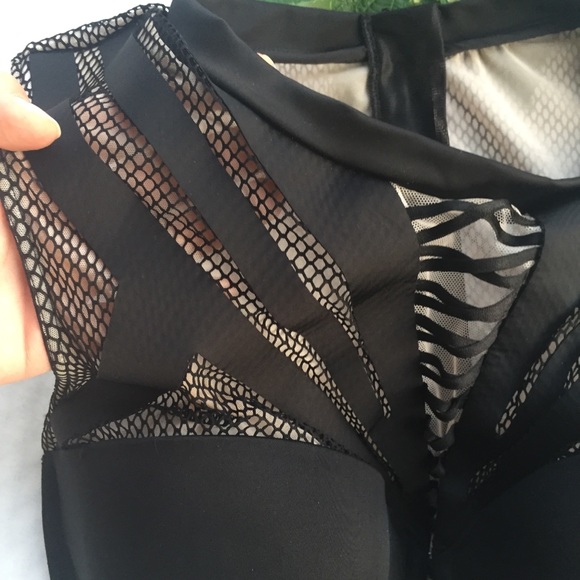 Victoria’s Secret X Balmain High Neck Strappy Bra - Picture 4 of 8